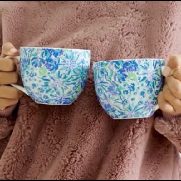 🆕 Lilly Pulitzer Ceramic Mugs, Set of 2